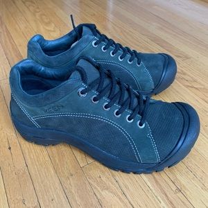 Keen Briggs size 10.5 Brand new.